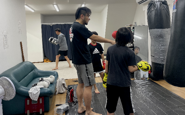 尼崎のキックボクシング塾 La Amarta キッズ指導